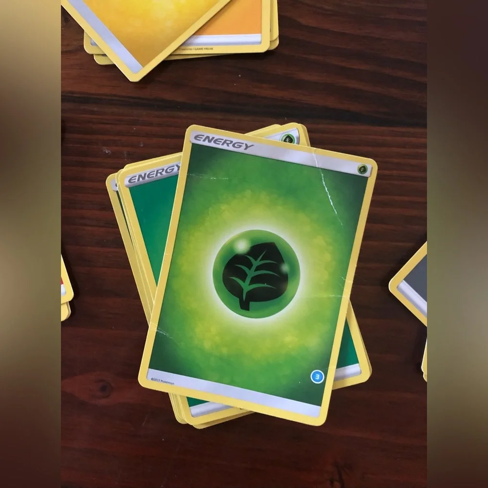 LIKE NEW Pokémon ENERGY Cards